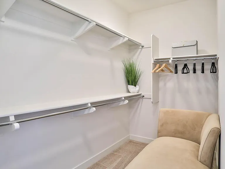 Walk-in closet