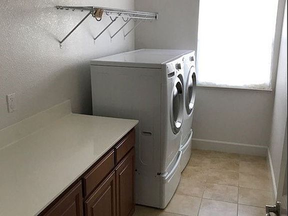 4th image of 639 Burnt Ranch Way