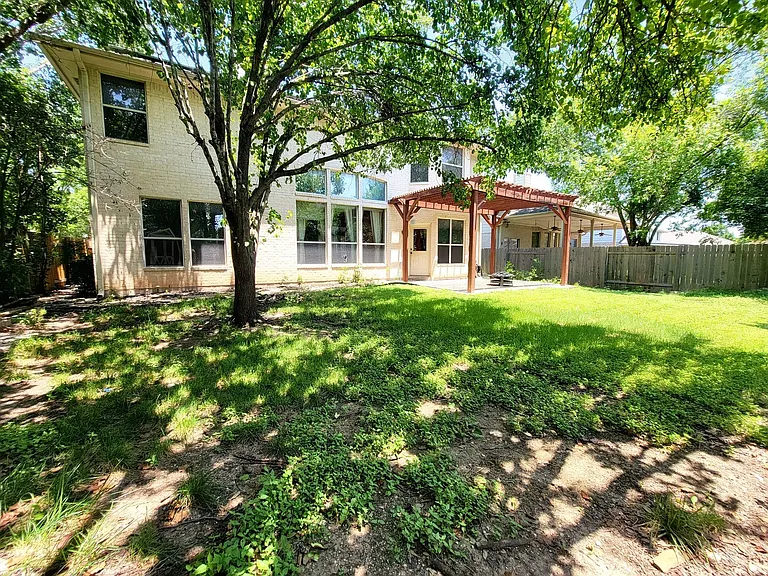 1617 Sunterro — Photo 40