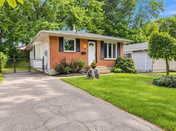 228 Pochard Ln, London, ON N5W 5Z3
