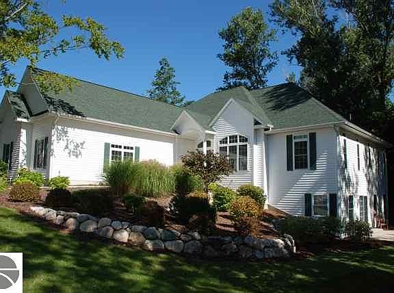 3rd image of 4492 Stoneridge Ct