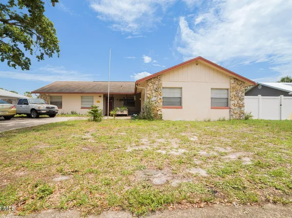 880 Williamsburg Dr, Titusville, FL 32780