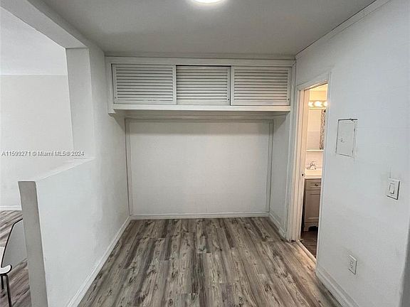 4th image of 944 Meridian Ave APT 4