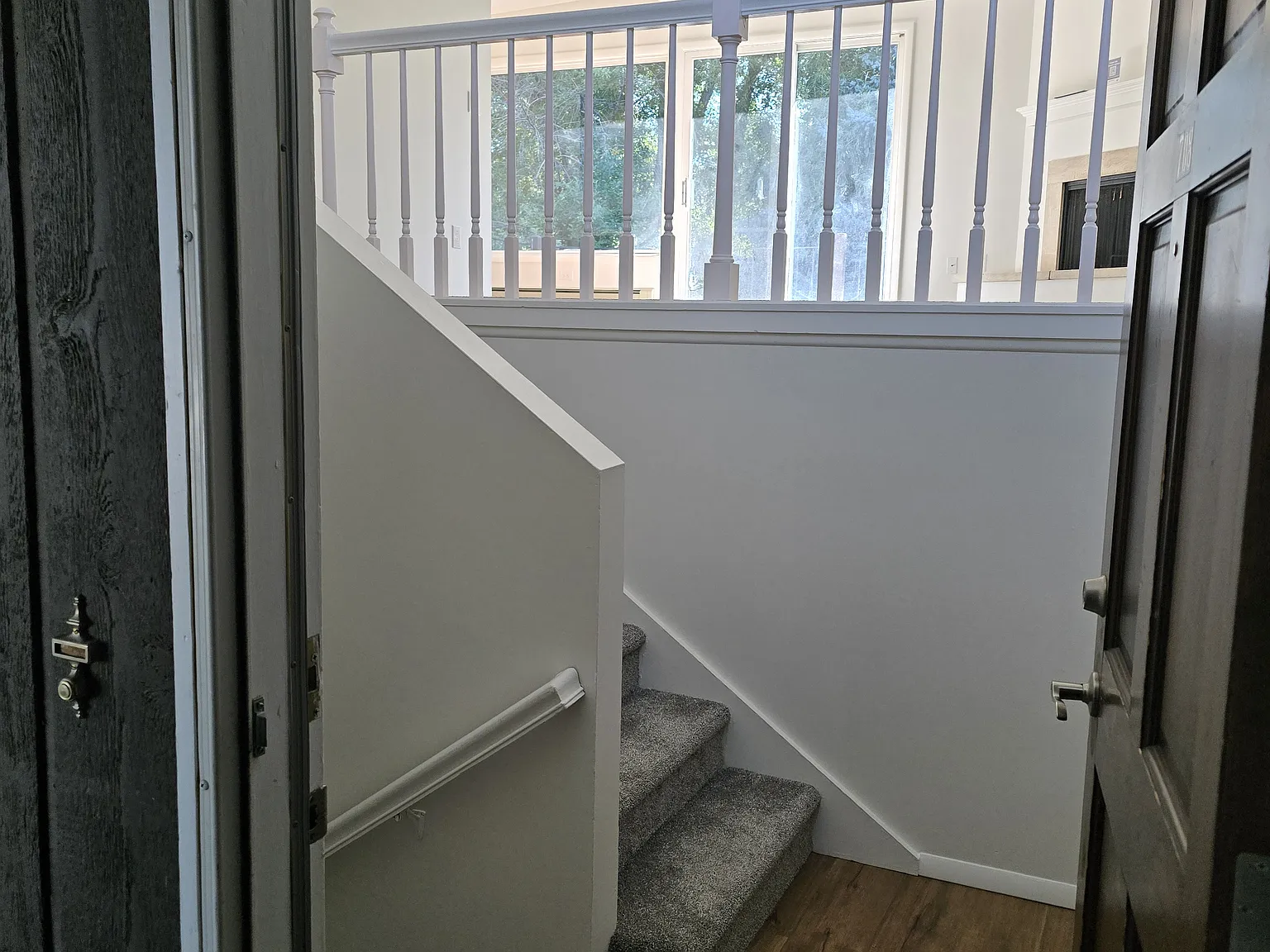 2 bed, 1.5 bath, 1100 sqft, $1,900 — Photo 2