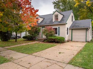 1237 Goodell St, Green Bay, WI 54301