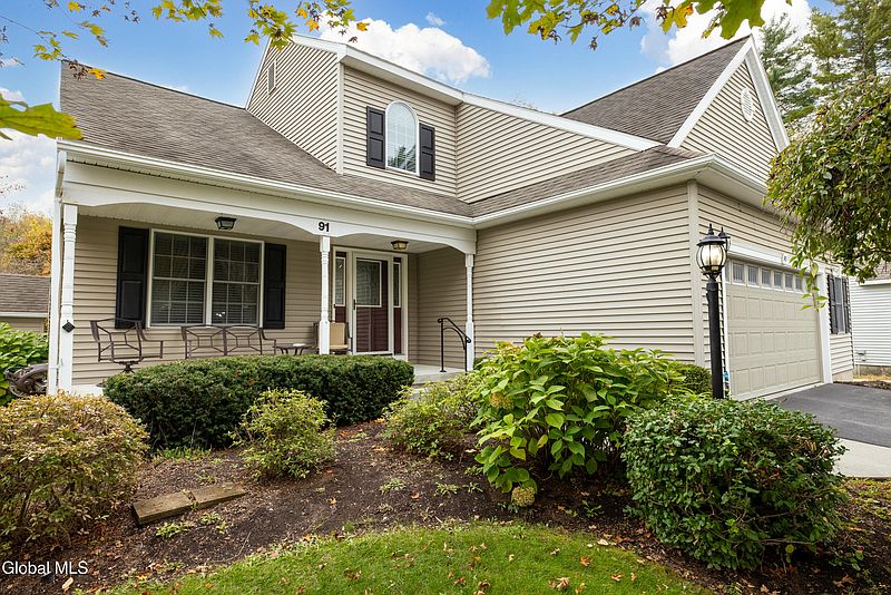 3rd image of 91 Surrey Field Drive