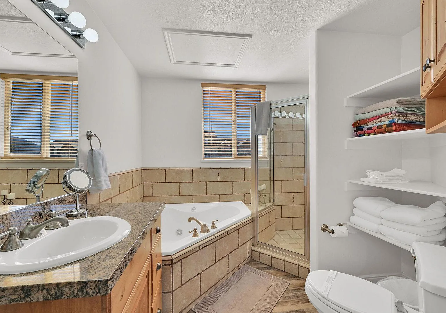 3521 N Fox Run Dr — Photo 1