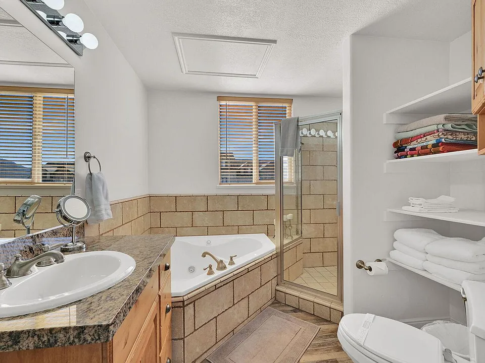 3521 N Fox Run Dr #810