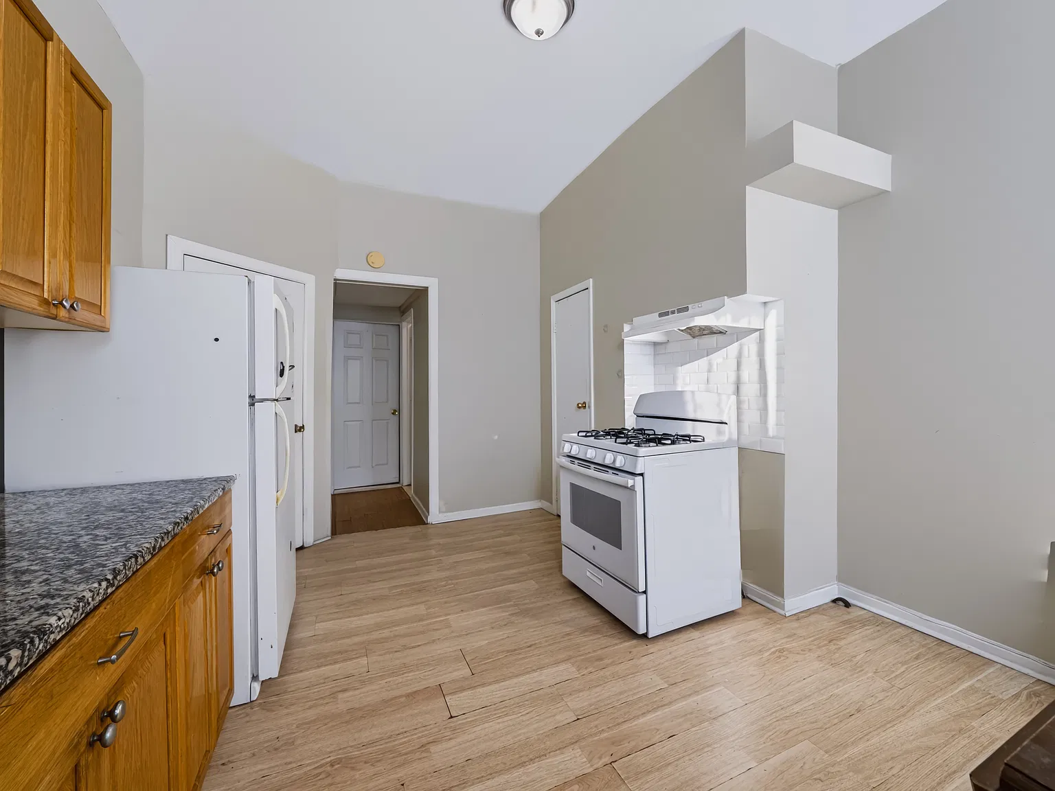 12-28 30th Road — Photo 3