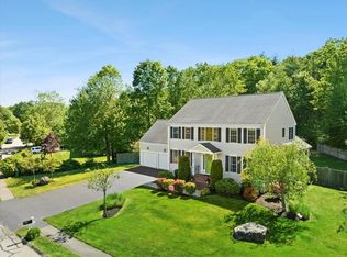 237 Whippoorwill Dr, Raynham, MA 02767