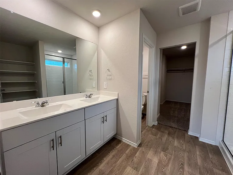 305 Wirecrested Dr — Photo 11