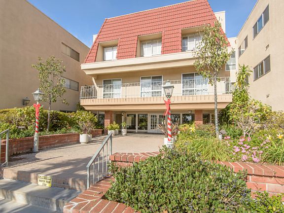 2nd image of 5845 Doverwood Dr Unit 213