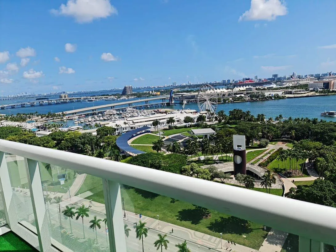 50 Biscayne Condo — Photo 4