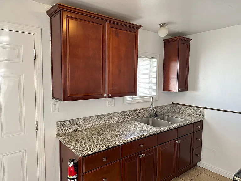 45307 Sierra Hwy — Photo 14