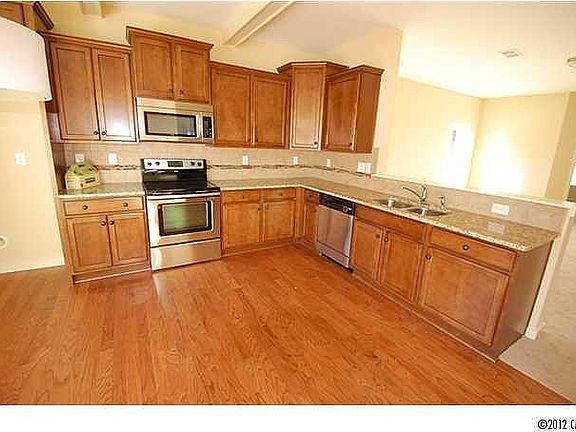 4th image of 4014 Fenworth Ct #26