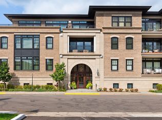 240 Minnetonka Ave S APT 203, Wayzata, MN 55391