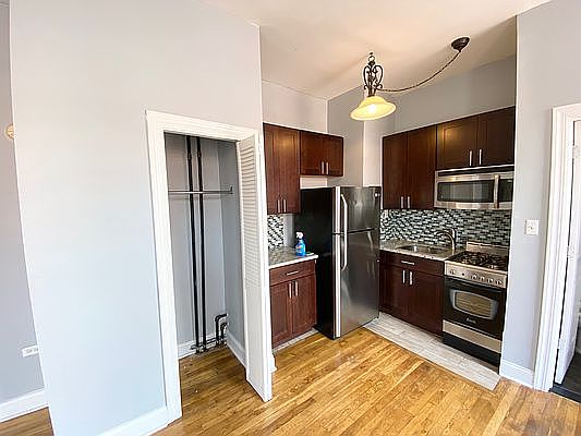 2nd image of 166 W 129th St #52B