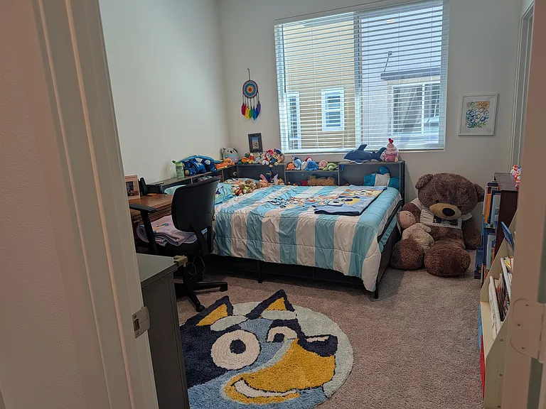 2nd bedroom