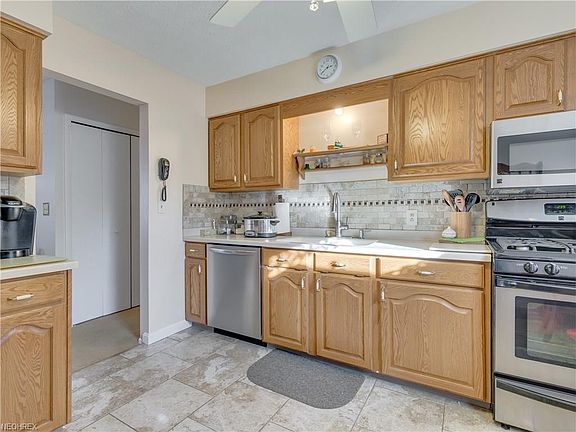 4th image of 3389 Glenbrook Dr