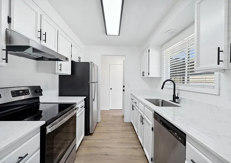 ReNew Rock Creek Townhomes — Photo 15