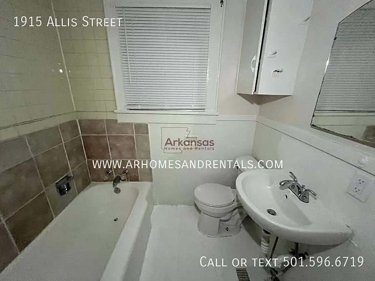 1915 Allis St — Photo 6
