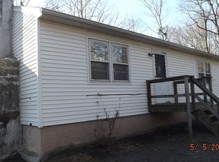 1 Evergreen Dr, Bushkill, PA 18324