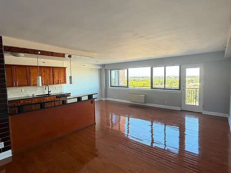 60 Parkway Dr E #15A — Photo 13
