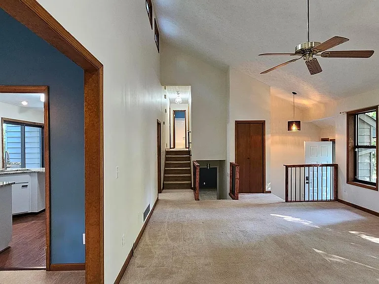 5053 Mackinac Dr — Photo 3
