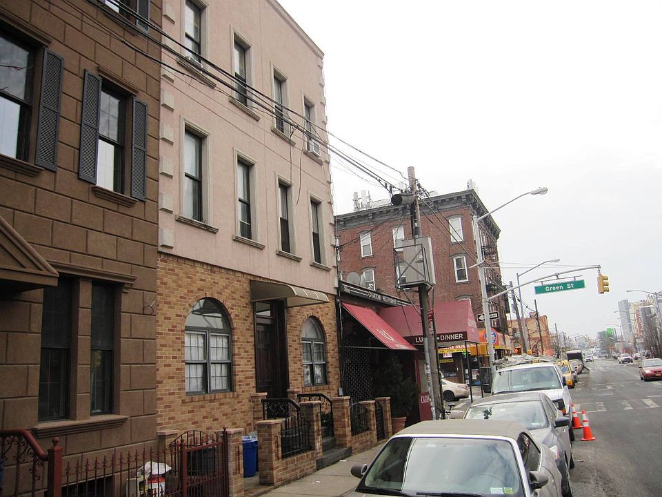 2nd image of 340 McGuinness Blvd