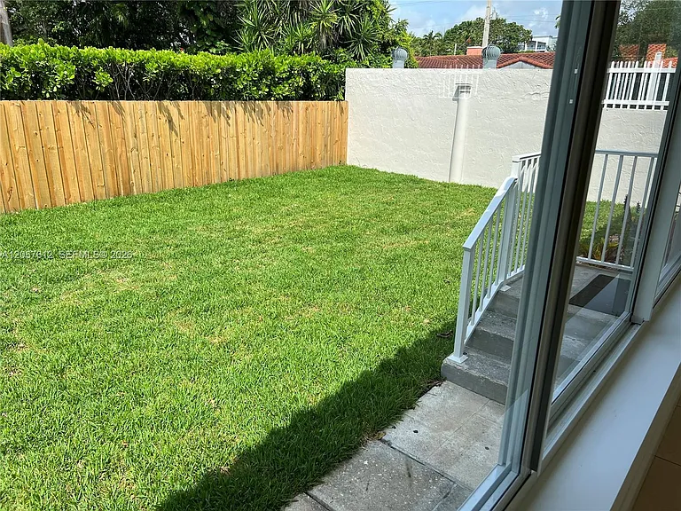 110 SW 30th Rd — Photo 23