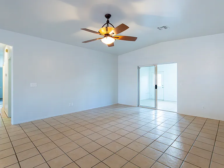 392 Falcon Ct — Photo 11