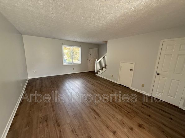 525 Scott County Rd APT E