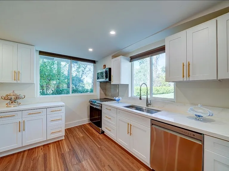 1377 Knoll Rd #A — Photo 5
