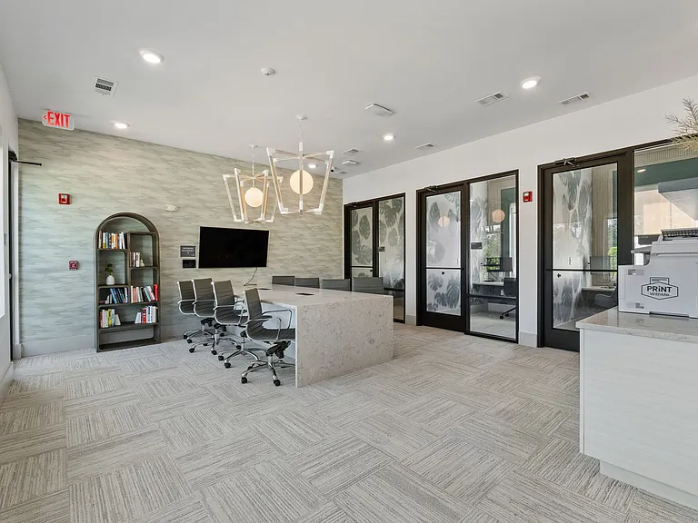 The Quinn Luxury Apartments — Photo 37