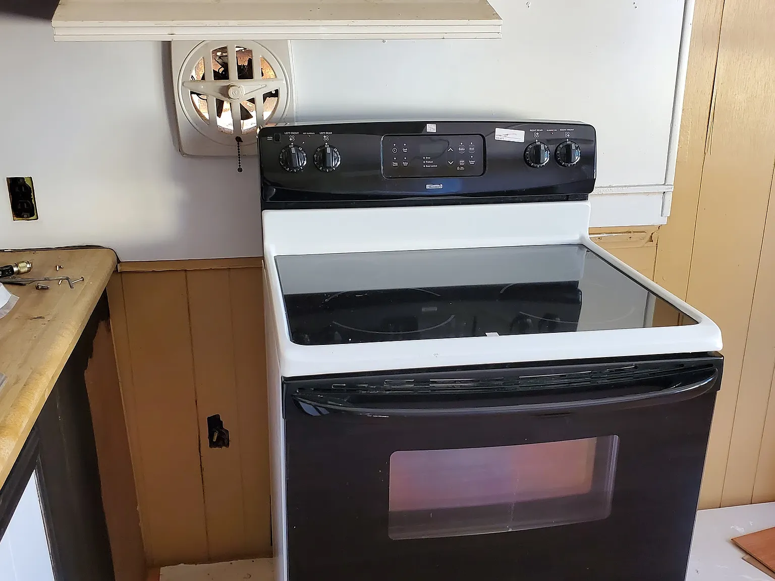 3 bed, 700 sqft, $950 — Photo 2