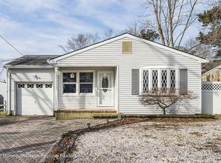 422 W End Ave, Toms River, NJ 08753