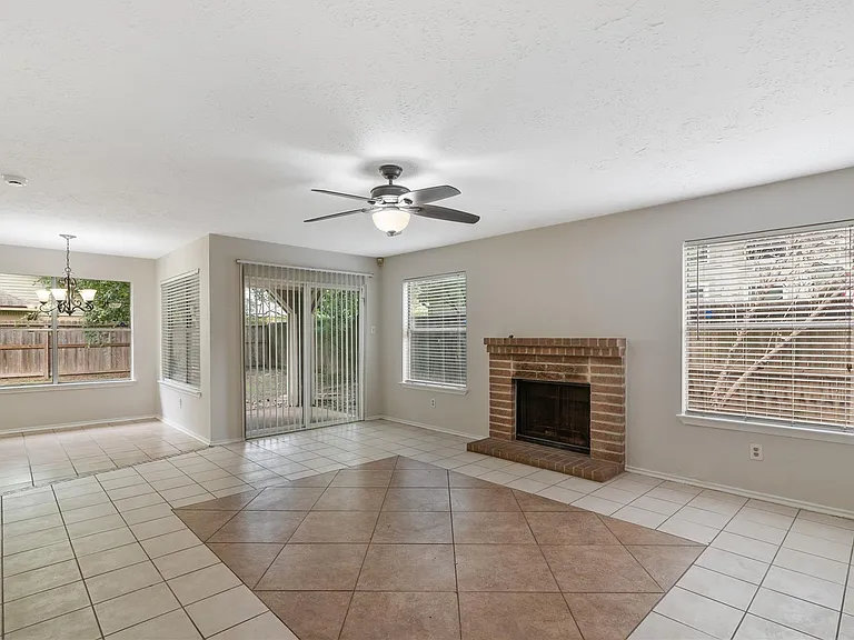 4807 Shadowdale Dr — Photo 9