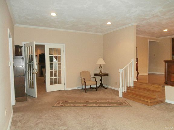 Living room is 13'x 19'