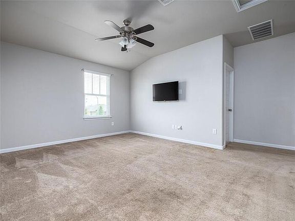 5th image of 700 Mitchell Dr