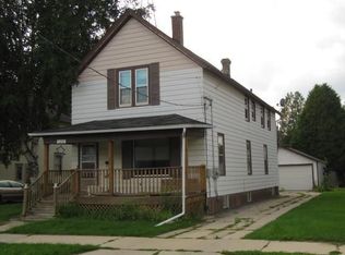 1026 S 16th St, Manitowoc, WI 54220