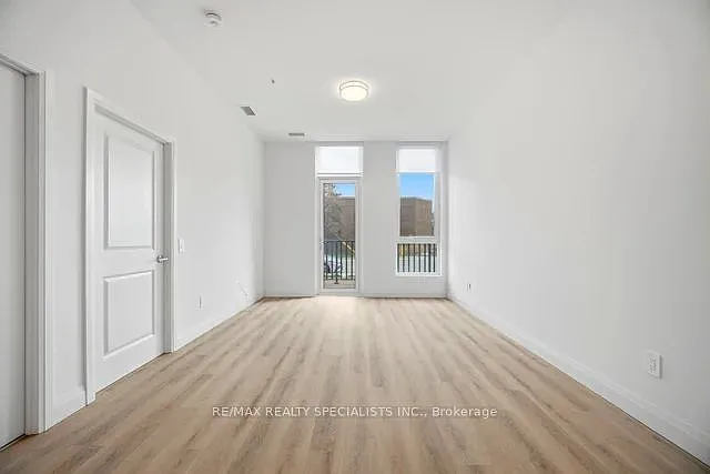 1333 Weber St E #103 — Photo 24