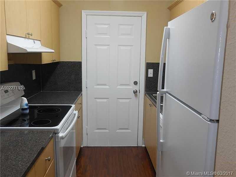 1st image of 941 NE 169th St APT 216