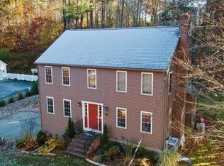 42 Fairview Park Rd, Sturbridge, MA 01566