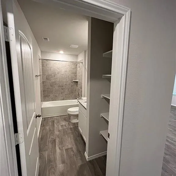 2427 Dog Leg Ln — Photo 12