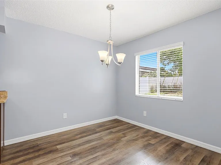 10 N Fairfax Ave #10 — Photo 11