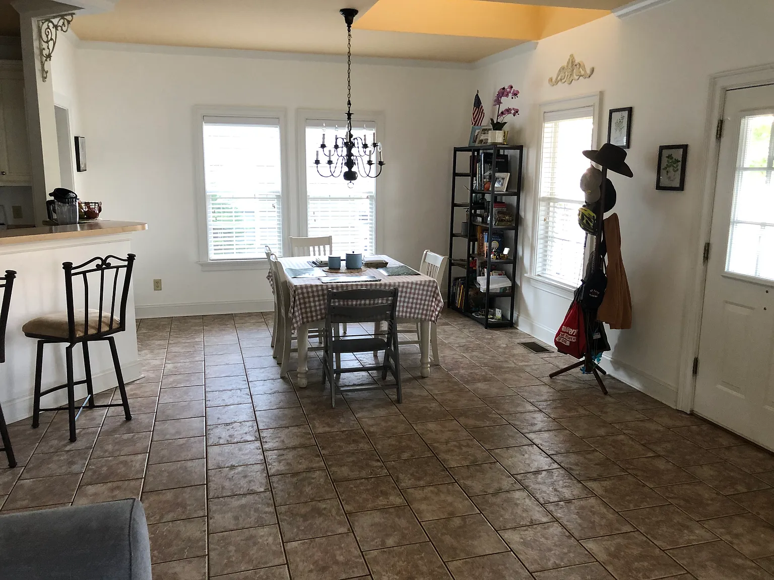 3 bed, 1646 sqft, $1,900 — Photo 3