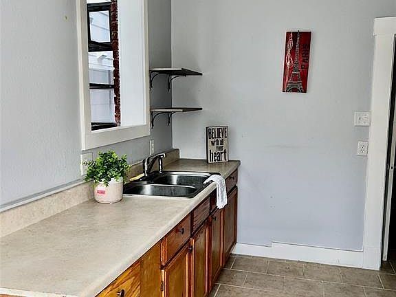 5th image of 4510 La Branch St APT 2
