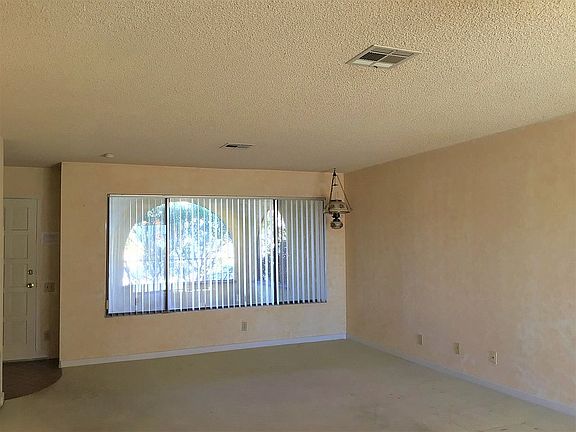 4th image of 66875 Desert View Ave