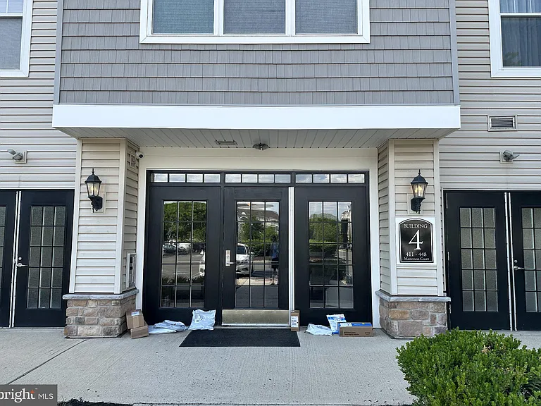 416 Masterson Ct — Photo 2