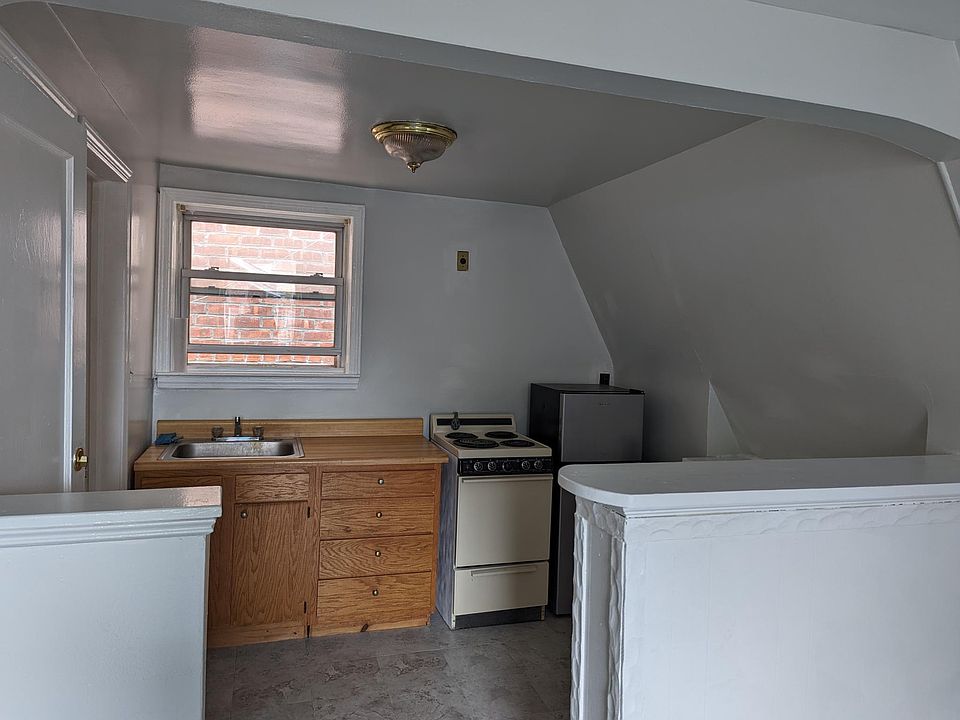 2nd image of 1839 Edenwald Ave